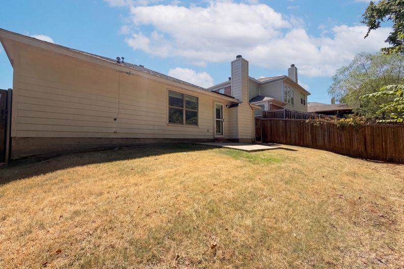 Photo 13 of 14 of 605 Crystal Falls Dr, McKinney, TX