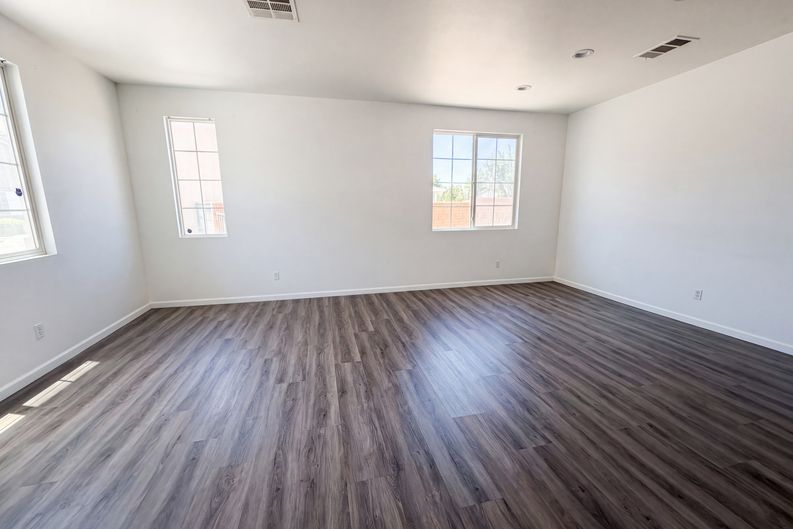 Photo 7 of 28 of 3147 W Lingard St, Lancaster, CA