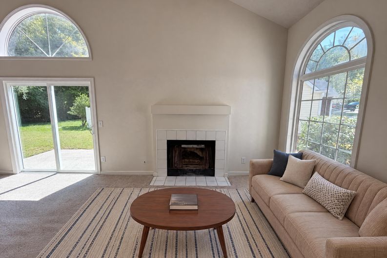 Photo 7 of 21 of 1337 Parkside Club Dr, Lawrenceville, GA