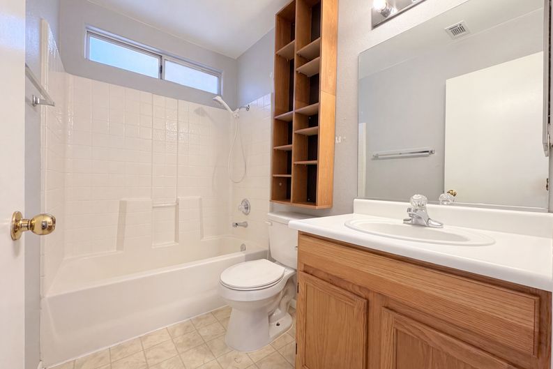 Photo 24 of 33 of 9121 Indian Breeze Dr, Las Vegas, NV