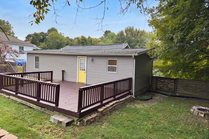 Photo 5 of 13 of 2111 Bernhurst Dr, Knoxville, TN