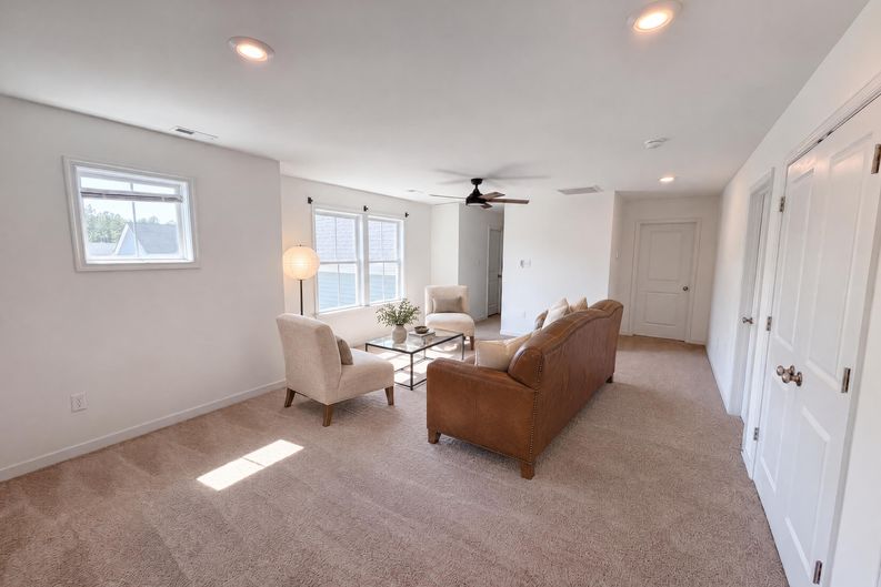 Photo 4 of 28 of 6813 Cove Creek Ct, Moseley, VA