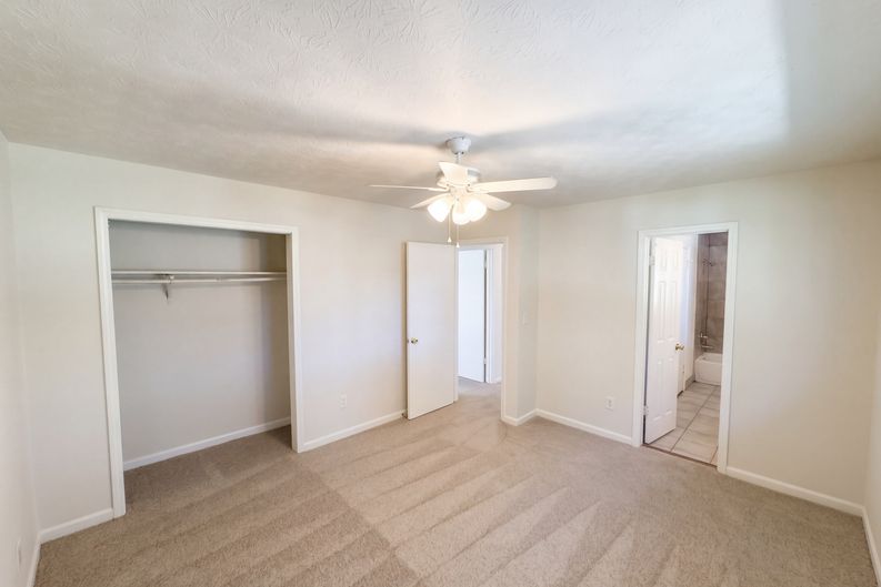 Photo 4 of 20 of 5807 Cobbrook Dr, Ellenwood, GA