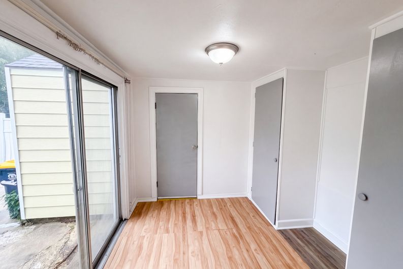 Photo 9 of 15 of 10308 E 39th St, Kansas City, MO