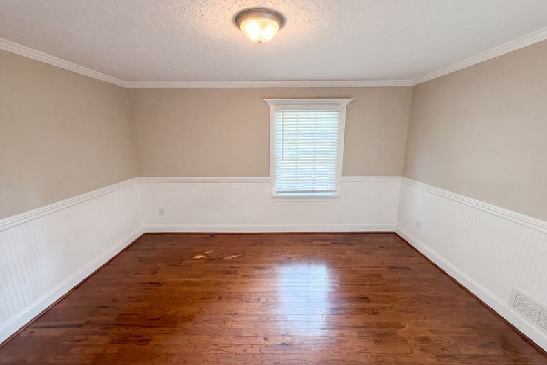 Photo 9 of 26 of 6257 N Summers Cir, Douglasville, GA