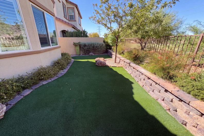 Photo 33 of 39 of 69 Via Di Mello, Henderson, NV
