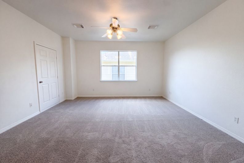 Photo 24 of 40 of 25719 Shady Spruce Ln, Katy, TX