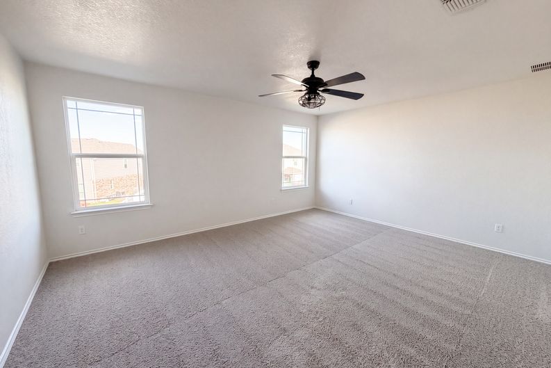 Photo 4 of 19 of 252 Sage Derby Dr, Hutto, TX