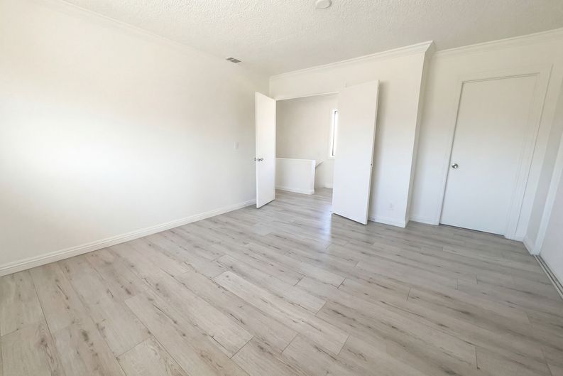 Photo 4 of 18 of 5097 Village Dr, Las Vegas, NV