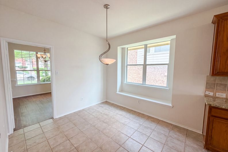 Photo 7 of 22 of 1202 McCormick St, Garland, TX
