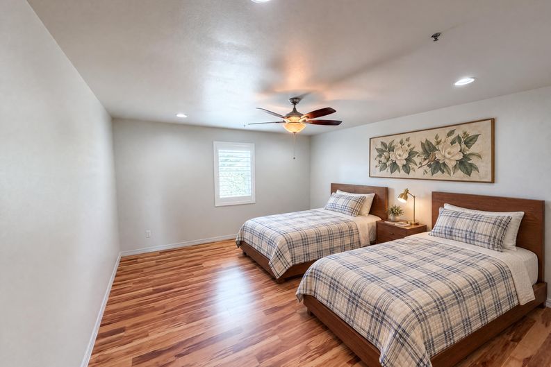 Photo 21 of 36 of 10240 E Cochise Dr, Scottsdale, AZ