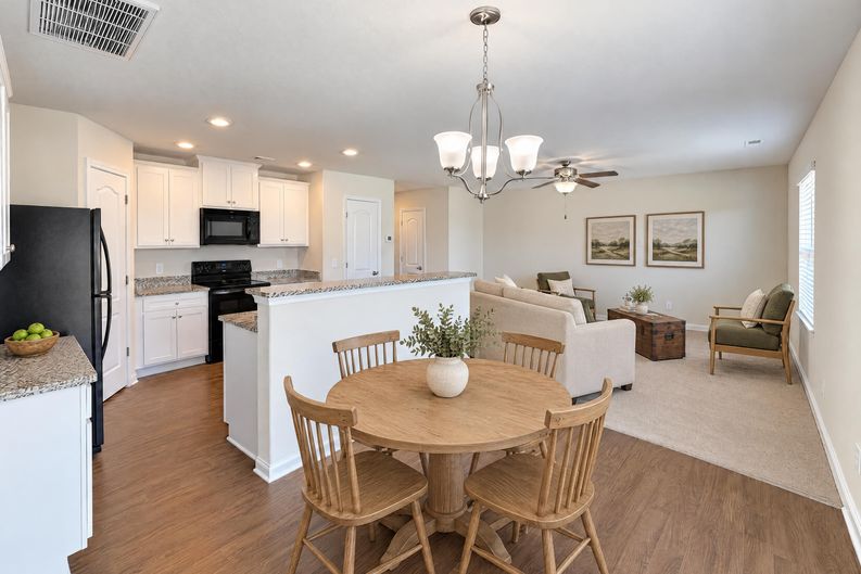 Photo 7 of 21 of 3306 Ellingford Rd, Charlotte, NC