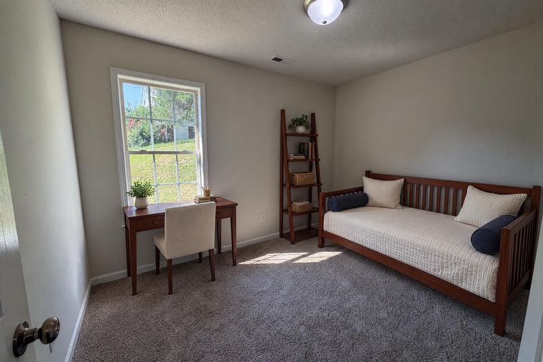 Photo 8 of 17 of 1667 Oakview Way, Rock Hill, SC