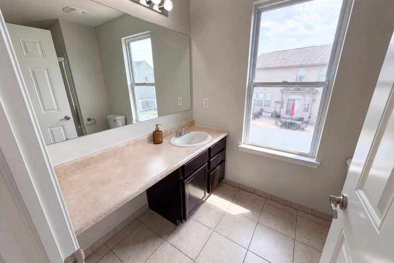 Photo 20 of 44 of 42824 Greystone Dr, Sterling Heights, MI