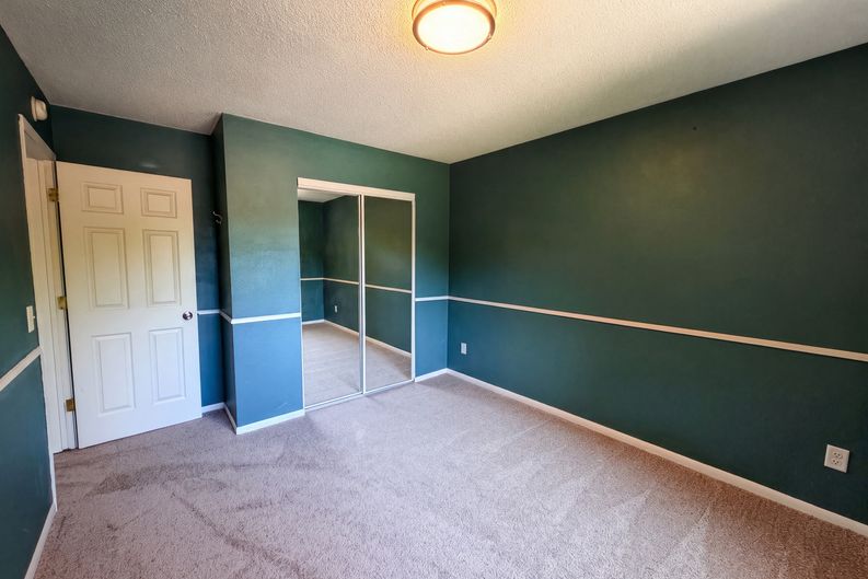 Photo 7 of 24 of 13802 Holyoke Path, Apple Valley, MN