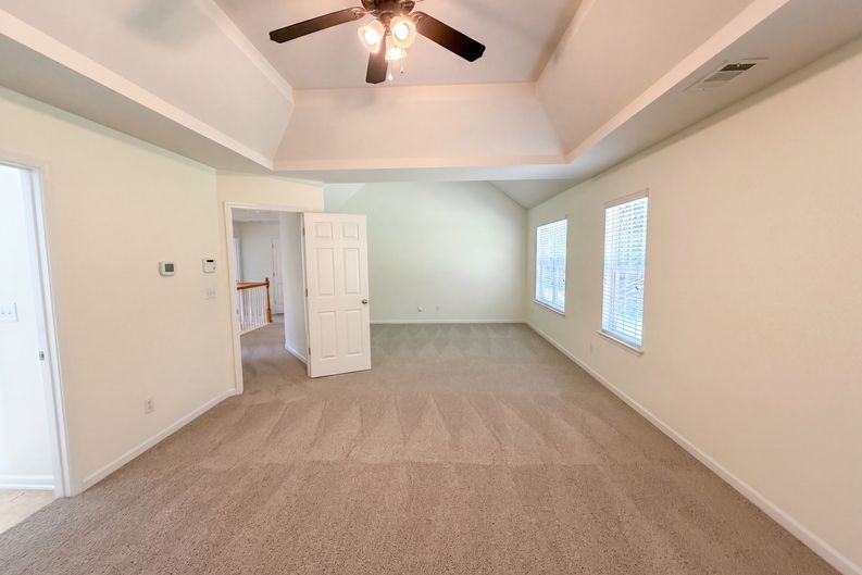 Photo 12 of 18 of 10050 Montrose Dr NW, Charlotte, NC