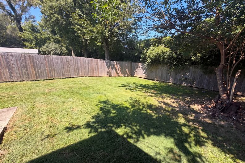 Photo 24 of 25 of 1453 E Lynn Dr, Indianapolis, IN