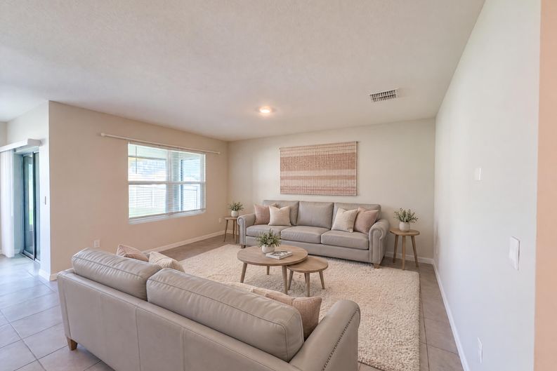 Photo 9 of 25 of 2112 Elio Ridge Dr, Zellwood, FL