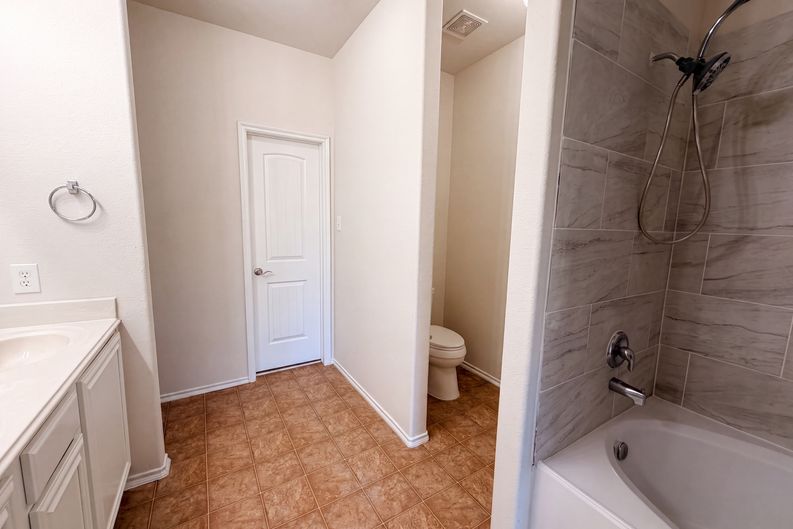 Photo 13 of 18 of 4038 Golden Rod Dr, Forney, TX