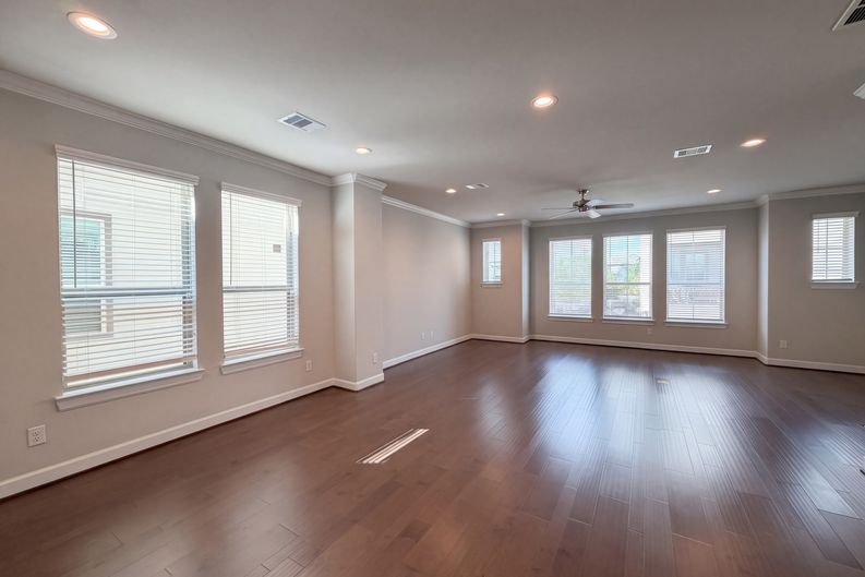 Photo 3 of 23 of 10707 Centre Forest Dr, Houston, TX