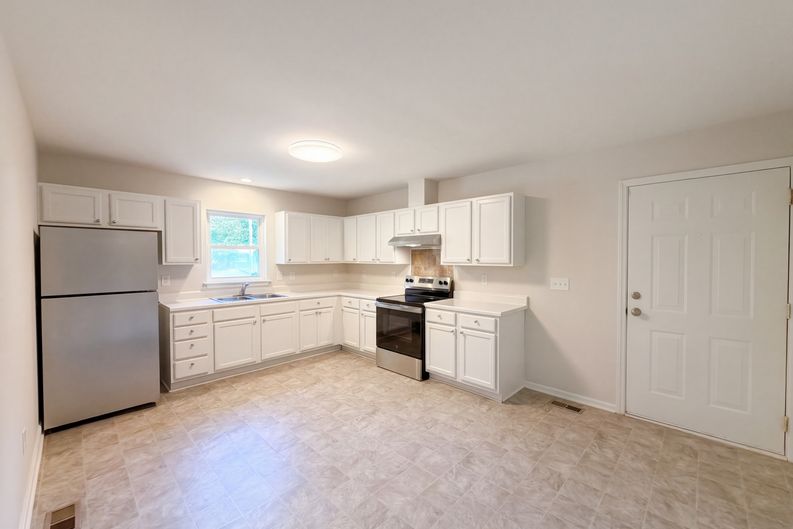 Photo 13 of 16 of 2513 Lindbergh St, Durham, NC