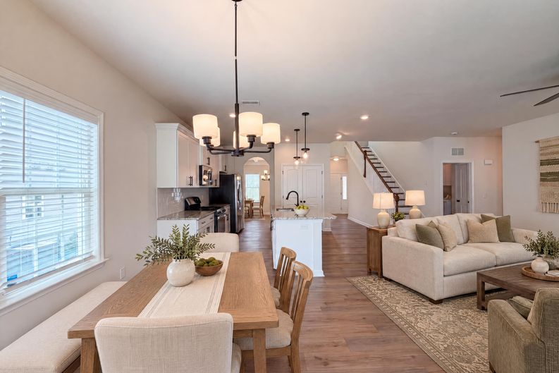 Photo 11 of 37 of 7463 Buckview Ct, Kernersville, NC