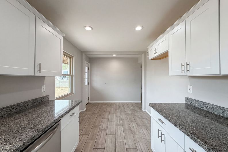 Photo 9 of 16 of 1331 E Elton Ave, Mesa, AZ