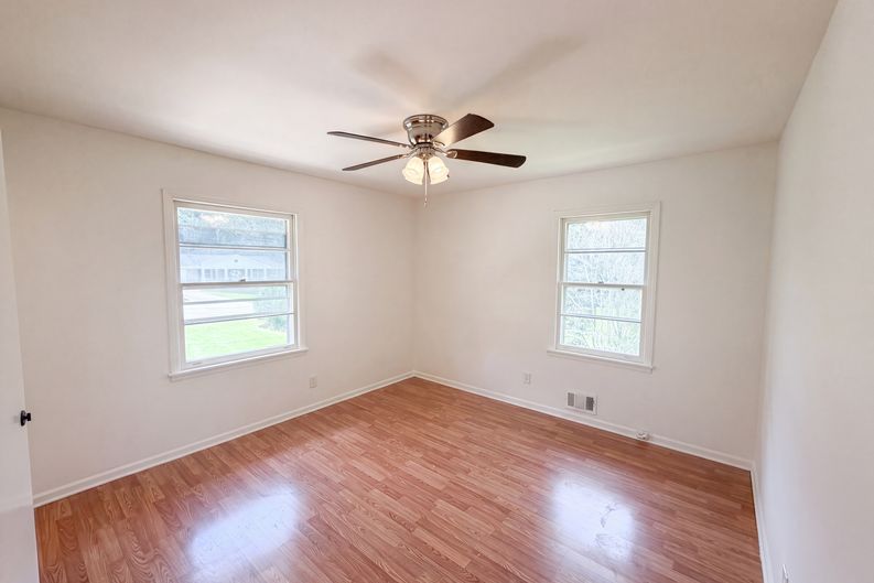 Photo 6 of 17 of 3119 Holbrook Dr SW, Marietta, GA