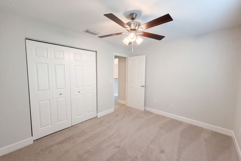 Photo 9 of 14 of 5209 SW 128th Pl, Ocala, FL