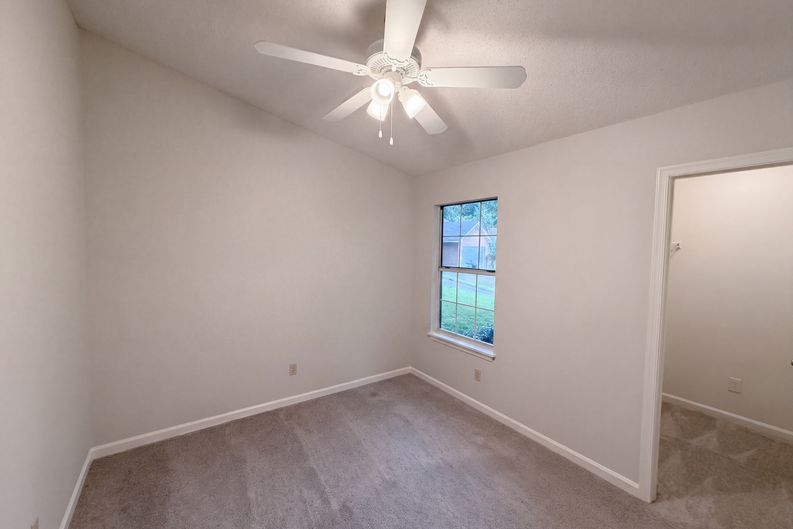 Photo 9 of 28 of 13 Stanford Ridge Ct, Irmo, SC