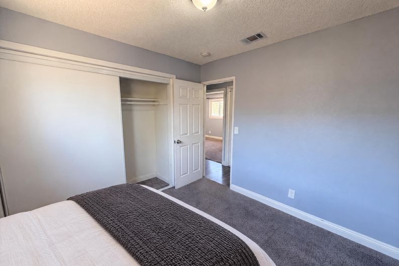 Photo 12 of 17 of 15929 La Verida Dr, Victorville, CA