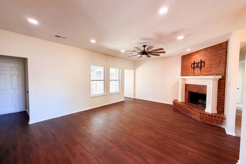 Photo 3 of 17 of 2522 Palisades Pl, Mesquite, TX