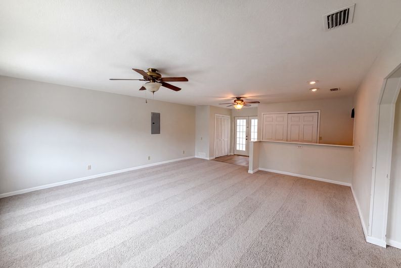 Photo 11 of 21 of 466 Leland Dr, Deltona, FL