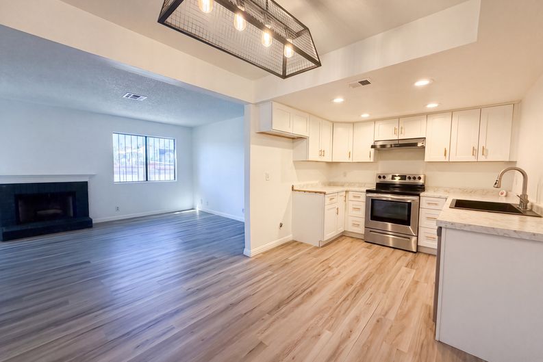 Photo 11 of 23 of 1701 E Katie Ave, Las Vegas, NV