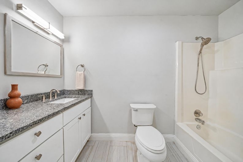 Photo 14 of 18 of 721 Belmont Rdg, Lawrenceville, GA