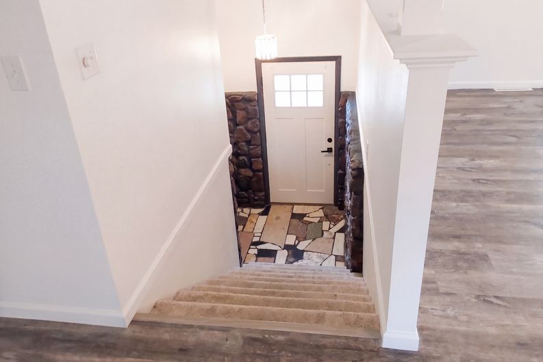 Photo 17 of 20 of 624 Oak Grove Ave, Monett, MO