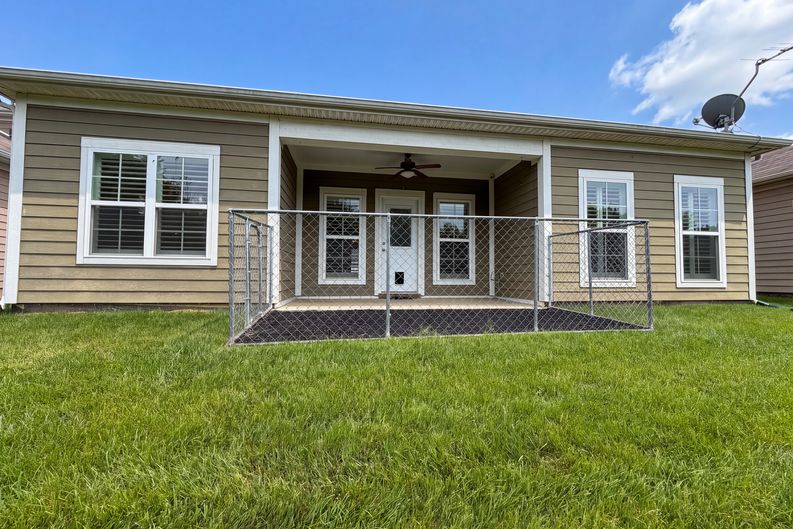 Photo 5 of 15 of 2530 Walpole Ln, Columbia, TN
