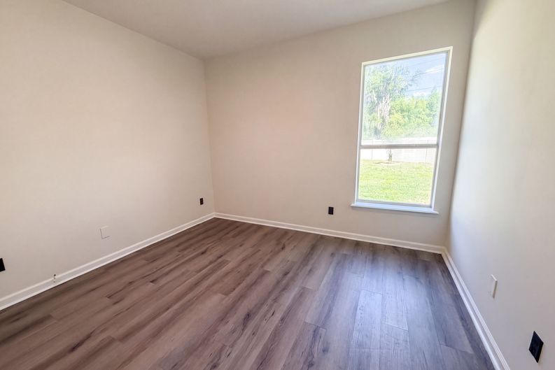 Photo 12 of 21 of 45168 Ingleham Cir, Callahan, FL