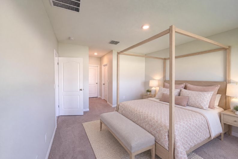 Photo 10 of 25 of 2112 Elio Ridge Dr, Zellwood, FL
