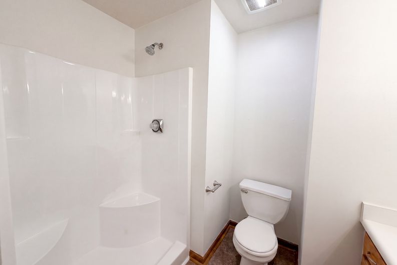Photo 11 of 19 of 10048 Ironway Dr, Indianapolis, IN