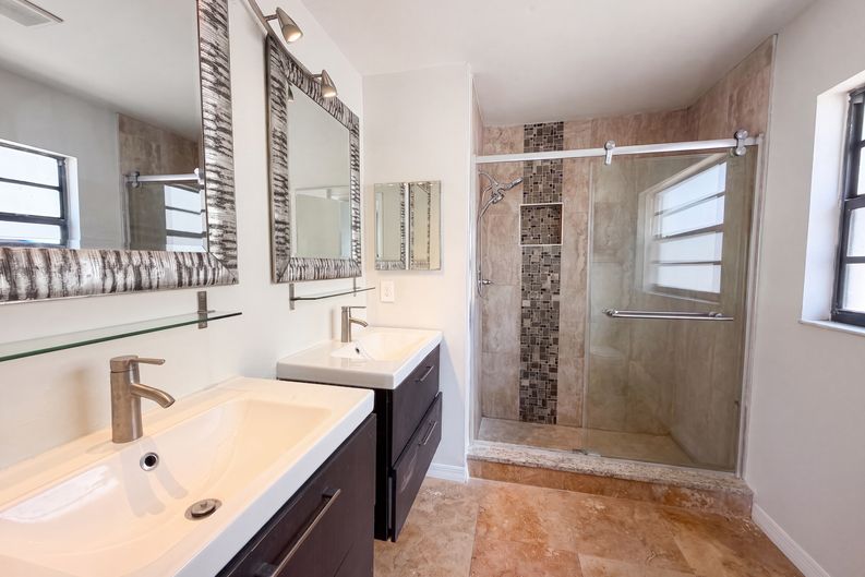 Photo 13 of 17 of 9507 Letterstone Ct, Tampa, FL