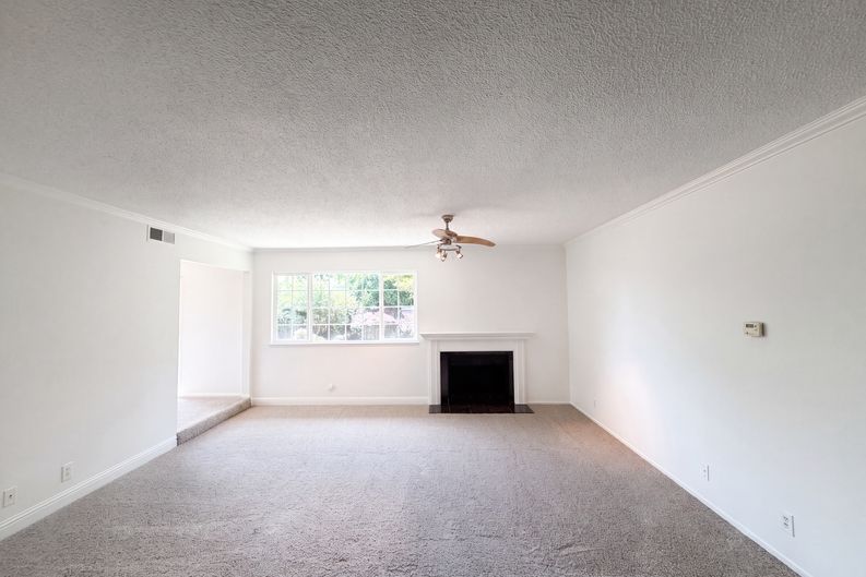 Photo 3 of 41 of 7007 Ursa Pkwy, Sacramento, CA