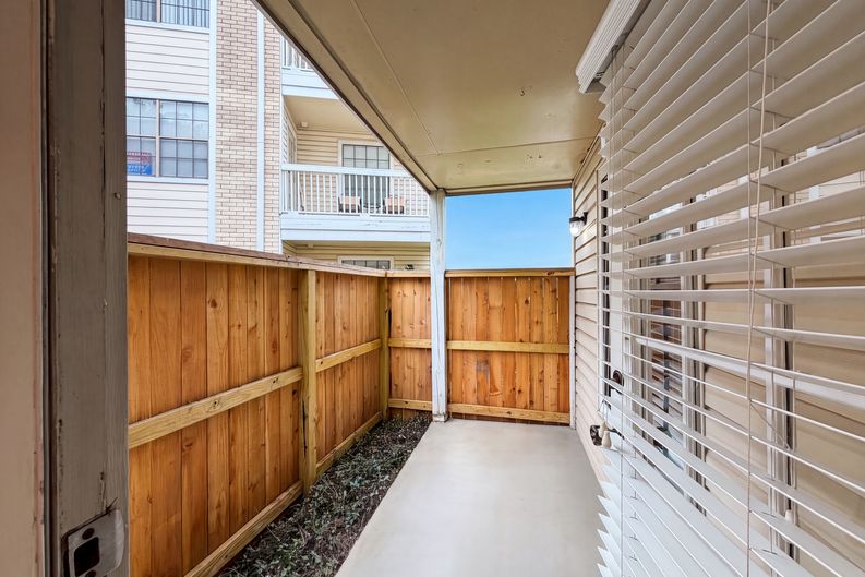 Photo 5 of 16 of 2750 Holly Hall St, Houston, TX