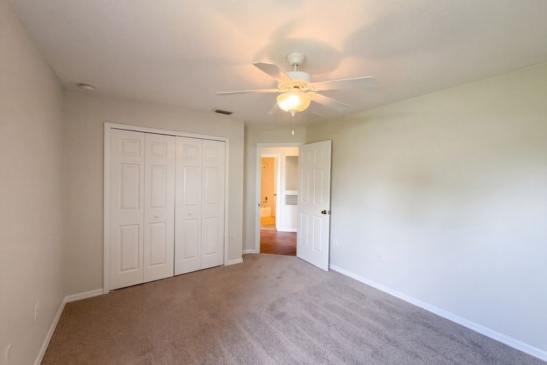 Photo 11 of 25 of 2062 Dalton Ave, Deltona, FL