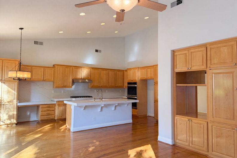 Photo 17 of 51 of 1401 Grey Owl Cir, Roseville, CA