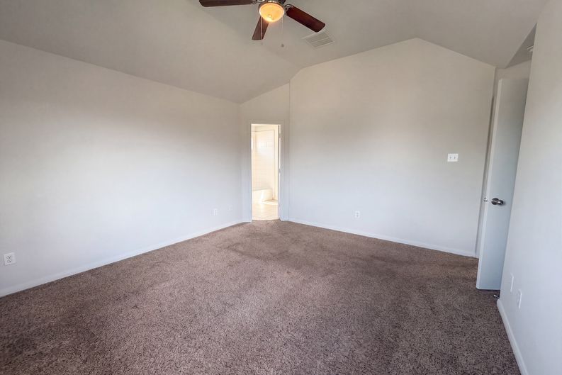 Photo 4 of 21 of 3911 Teal Vista Ct, Fresno, TX