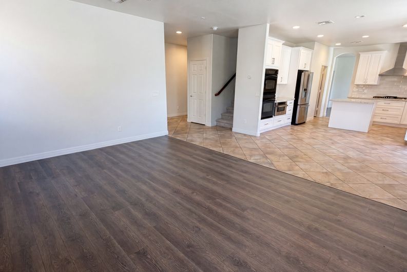 Photo 8 of 43 of 5032 W Yearling Rd, Phoenix, AZ