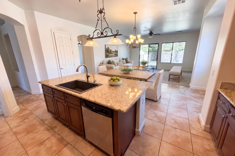 Photo 6 of 23 of 16148 W Glenrosa Ave, Goodyear, AZ
