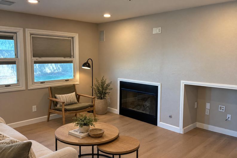 Photo 3 of 33 of 1796 Carpenter St, Rialto, CA