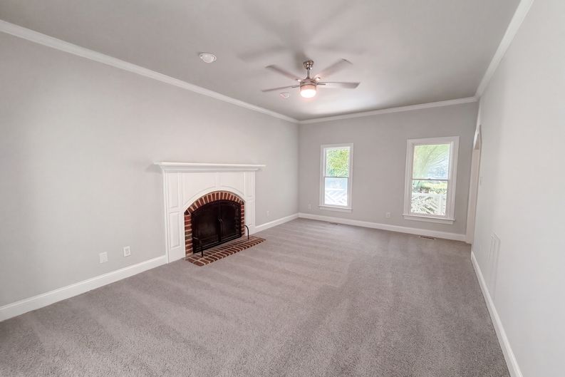 Photo 3 of 18 of 624 Van Thomas Dr, Raleigh, NC
